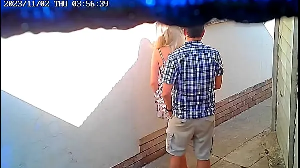 Nowa lampa zasilająca Daring couple caught fucking in public on cctv camera