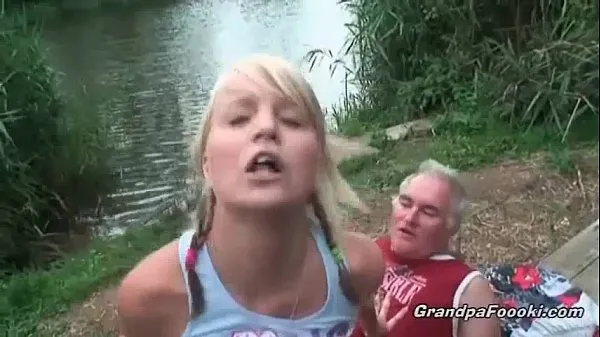 Nová Gorgeous blonde rides dick on the river shore výkonová trubice